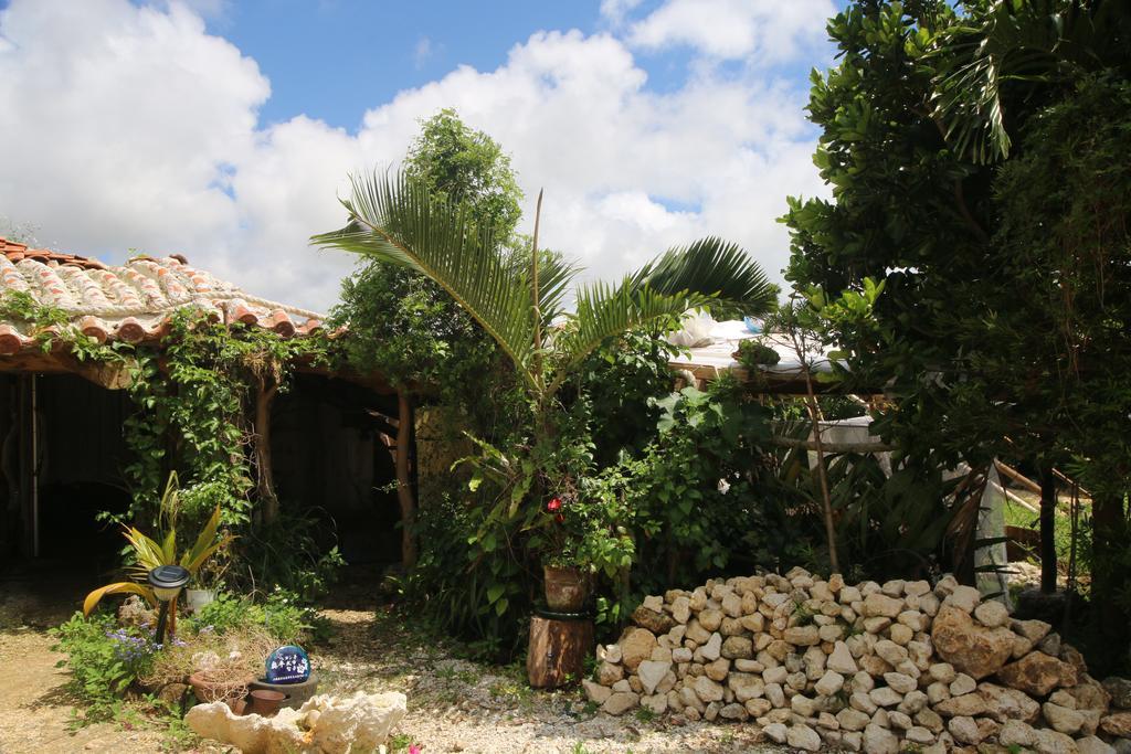 Hôtel Kukuru Camping à Miyakojima  Extérieur photo